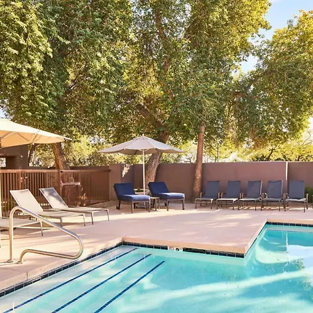 Courtyard Scottsdale North Hotel